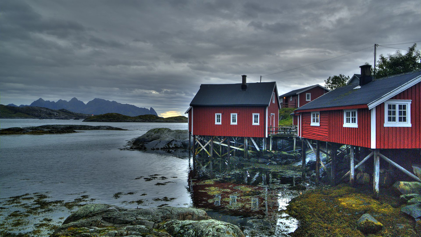 Building on the coast. Дом на скале. Дома в скалах. Домик у скалы.