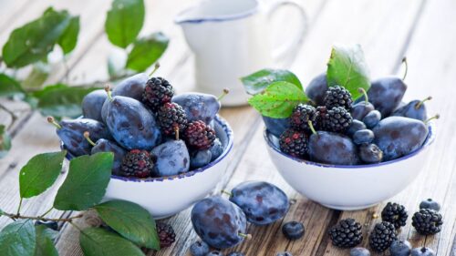 Berry, Blackberry, Plum, Plates Desktop Wallpapers Free Download