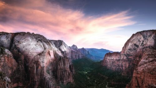 Stunning Zion National Park Sunset Over Canyon Valley 4K Wallpaper