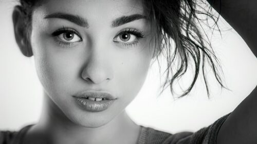 Stunning Black and White Portrait of a Beautiful Young Woman Desktop Wallpaper