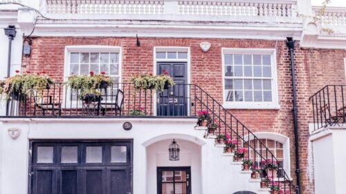 Charming London Brick Townhouse with Balcony 4K Wallpaper