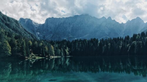 Majestic Alpine Lake Reflections and Towering Mountain Peaks Desktop Wallpaper
