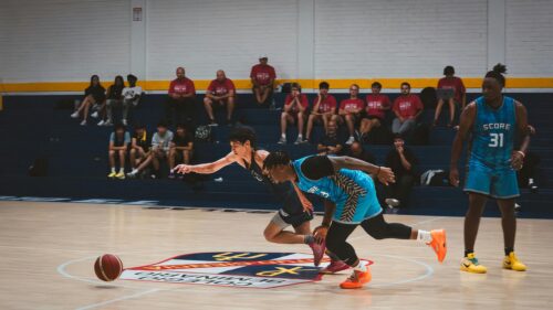 Intense Basketball Game Action Scene High Quality 4K Desktop Wallpaper