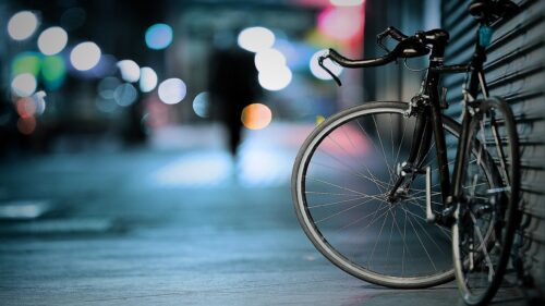 Aesthetic Night City Bicycle Blurred Lights Urban PC Wallpaper