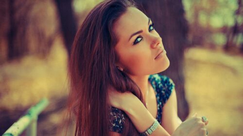 Beautiful Young Woman Portrait Outdoor Soft Focus Desktop Wallpaper