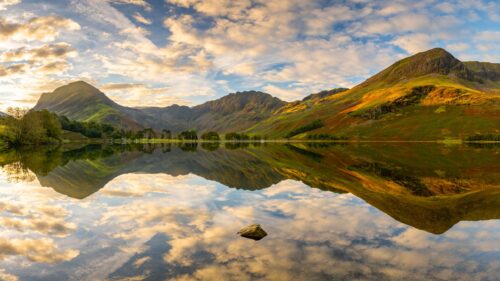 Breathtaking Buttermere Lake Mountain Reflection 4K PC Wallpaper