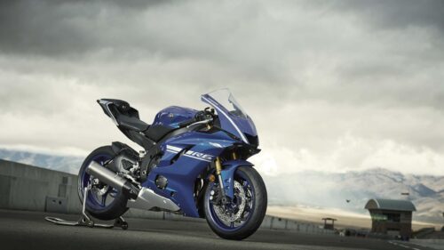 Stunning Yamaha YZF R6 Blue Sport Bike PC Wallpaper