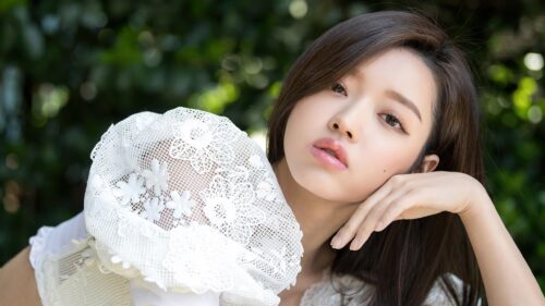 Beautiful Asian Woman in White Lace Dress Portrait 4K Desktop Wallpaper