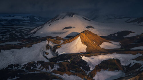 Stunning Icelandic Mountain Landscape at Sunset 4K Desktop Wallpaper