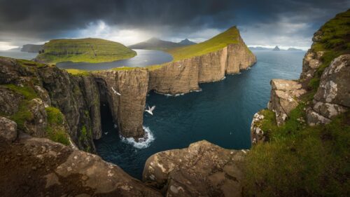 Stunning Sørvágsvatn Lake Above the Ocean Faroe Islands 4K Wallpaper