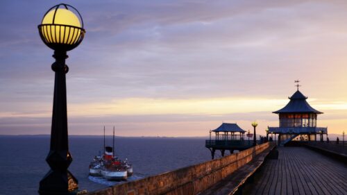 Clevedon Pier Sunset with Steamboat and Vintage Lamp Post PC Wallpaper