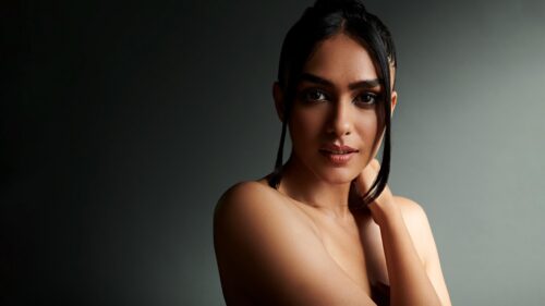 Stunning Portrait of a Beautiful Woman with Elegant Hairstyle 4K Wallpaper