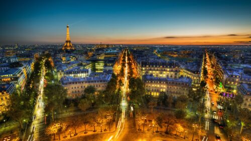 Breathtaking Sunset View of Eiffel Tower and Paris Cityscape PC Wallpaper