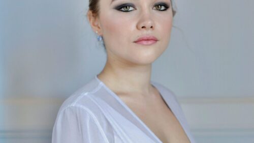 Florence Pugh Stunning Cinematic Portrait High Resolution Desktop Wallpaper