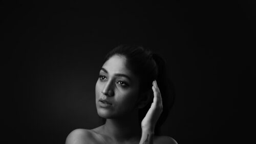 Stunning Black and White Portrait of a Beautiful Woman 4K Wallpaper