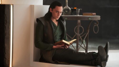 Tom Hiddleston Cinematic Portrait High Quality 4K Desktop Wallpaper