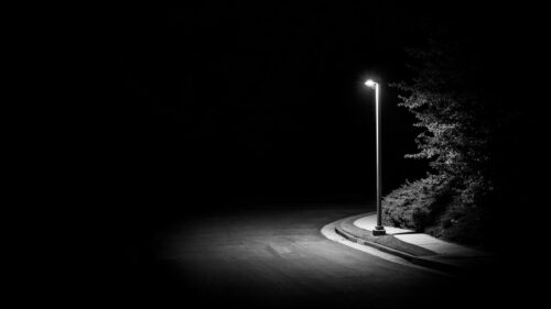 Minimalist Street Lamp Night Scene Black and White 4K Wallpaper