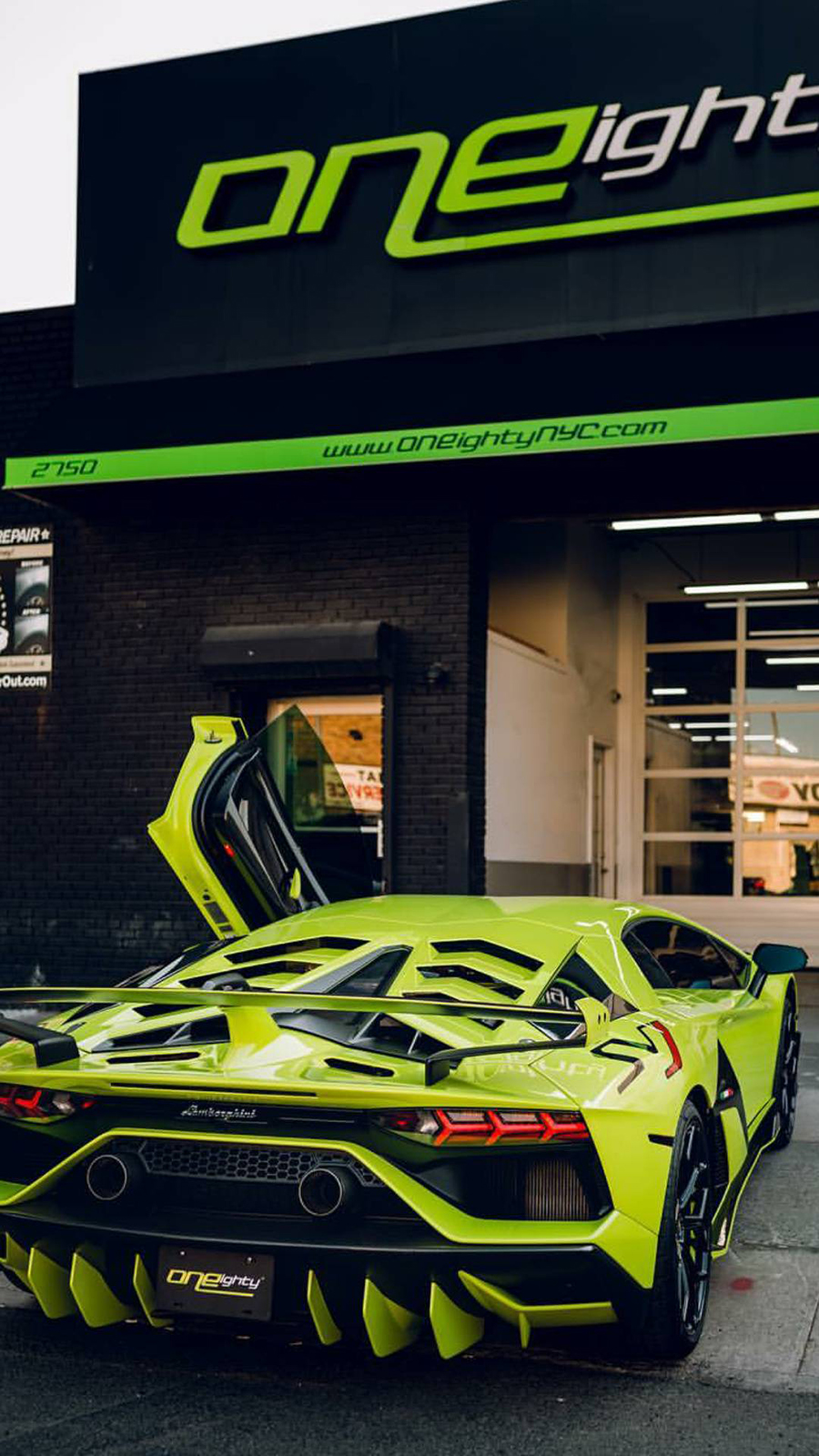 Aventador_green back view hd wallpapers download