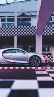Bugatti Chiron Wallpapers Free Download for Mobile