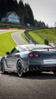 Nissan GTR 4K Wallpapers For iOS & Phone