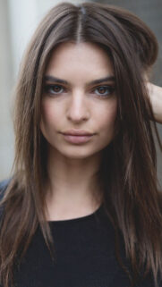 Emily Ratajkowski 4K Full HD Wallpapers Free Download