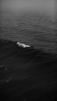 Ocean Wave in Shallow Focus Lens – Free Mobile Wallpaper