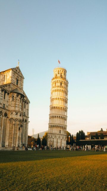 Leaning Tower of Pisa Landscape Wallpaper