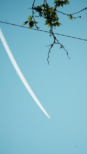 plane-contrail-blue-sky