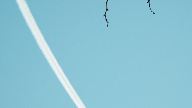 plane-contrail-blue-sky