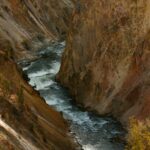 rugged-canyon-mobile-wallpaper