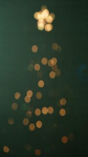 christmas-bokeh-tree-mobile-wallpaper