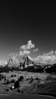 cloudy-mountain-range-mobile-wallpaper