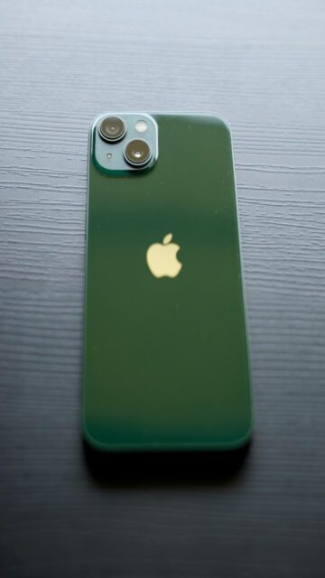 green-iphone-with-apple-logo