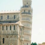 pisa-leaning-tower-clear-sky-mobile-wallpaper