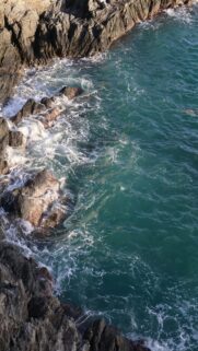 mobile-coast-waves-rocky-sun