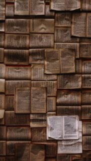 Aesthetic Vintage Open Book Pages Collage Wallpaper for Mobile