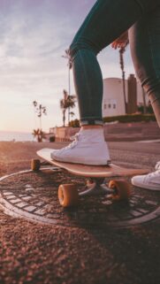 Sunset Skateboard Ride Mobile Wallpaper – Aesthetic Street Style Background