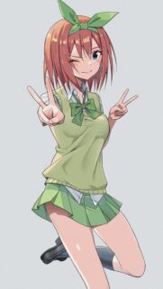 Cute Yotsuba Nakano Anime Girl Wallpaper with Peace Sign Pose