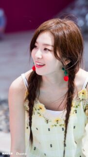 Beautiful K-Pop Idol Irene Red Velvet Smiling Portrait Wallpaper