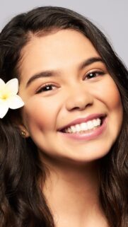 Stunning Auli i Cravalho Mobile Wallpaper – High Definition Celebrity Background