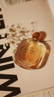 Giorgio Armani Sun di Gioia Perfume and Baby’s Breath Floral Mobile Wallpaper