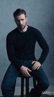 Chris Evans 4K Mobile Wallpaper – High Quality HD Background for Smartphone