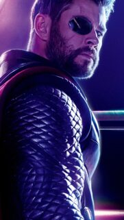 Chris Hemsworth HD Mobile Wallpaper: High-Quality Portrait for Phone Screens
