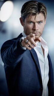 Chris Hemsworth 4K Mobile Wallpaper – High Quality Portrait Background