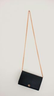 Elegant Black Gucci Chain Bag Minimalist Aesthetic Phone Wallpaper