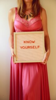 Know Yourself Manifestation Inspiration for Divine Feminine Empowerment Wallpaper