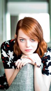 Stunning Emma Stone 4K Mobile Wallpaper – High Quality Portrait Background