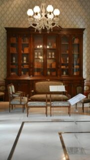 Elegant Vintage Library Room Interior Aesthetic Wallpaper