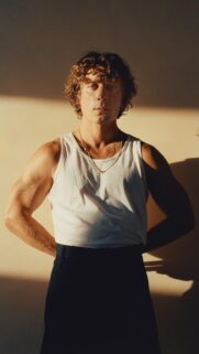 Jeremy Allen White Mobile Wallpaper HD – Premium Portrait Background