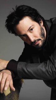 Keanu Reeves HD Mobile Wallpaper – Iconic Actor Aesthetic Background